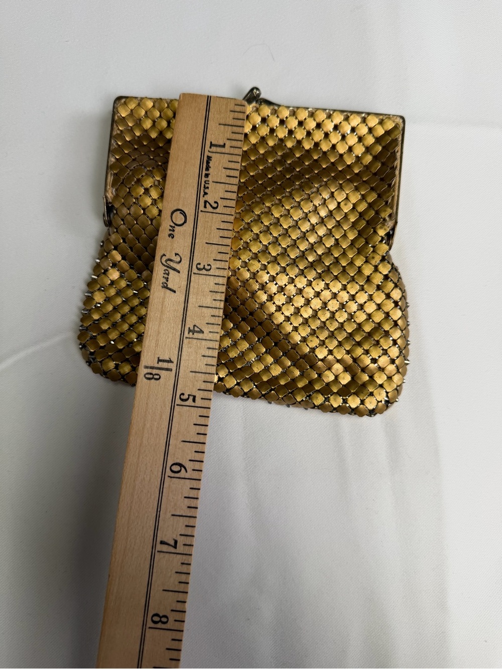Vintage Beauty - Gold Chainmail Tiny and Elegant Evening Bag - excellent vintage - Picture 15 of 16